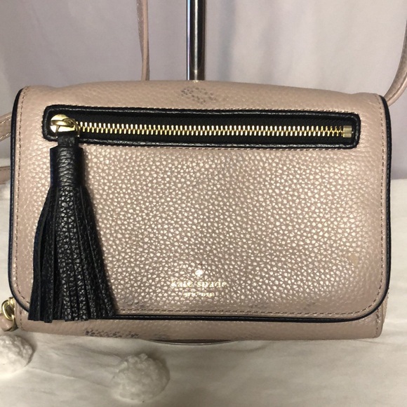 KATE SPADE Chester Street Avie blush colored and black leather crossbody. - Picture 3 of 15